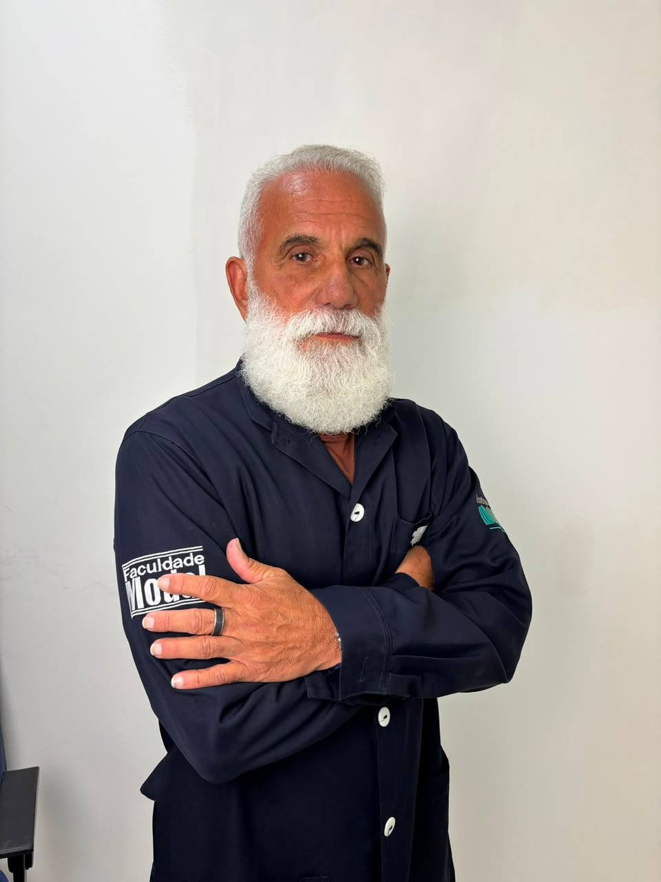 Dr. Carlos Santiago